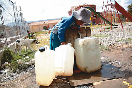 Aseveran que falta de agua llega a niveles alarmantes en el sur de Cochabamba