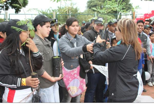 Colocan 7000 plantines para concienciar sobre el medio ambiente