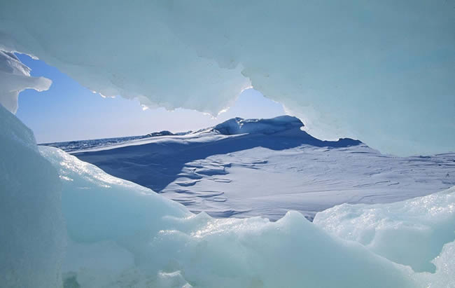 Descubren que la fusión del hielo ártico aumenta el mercurio y ozono nocivos