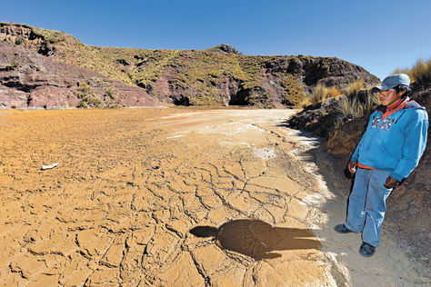 Un lago y 16 ríos son envenenados por la minería en 7 departamentos